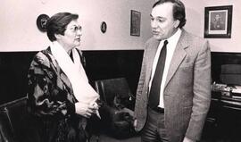 Osvaldo Pellín recibiendo a Irma Cuña