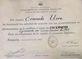 Diploma de enfermera de Erminda Urra