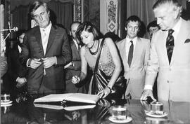 Firma del Libro de Acta de la subsecretaria de Medicina Social